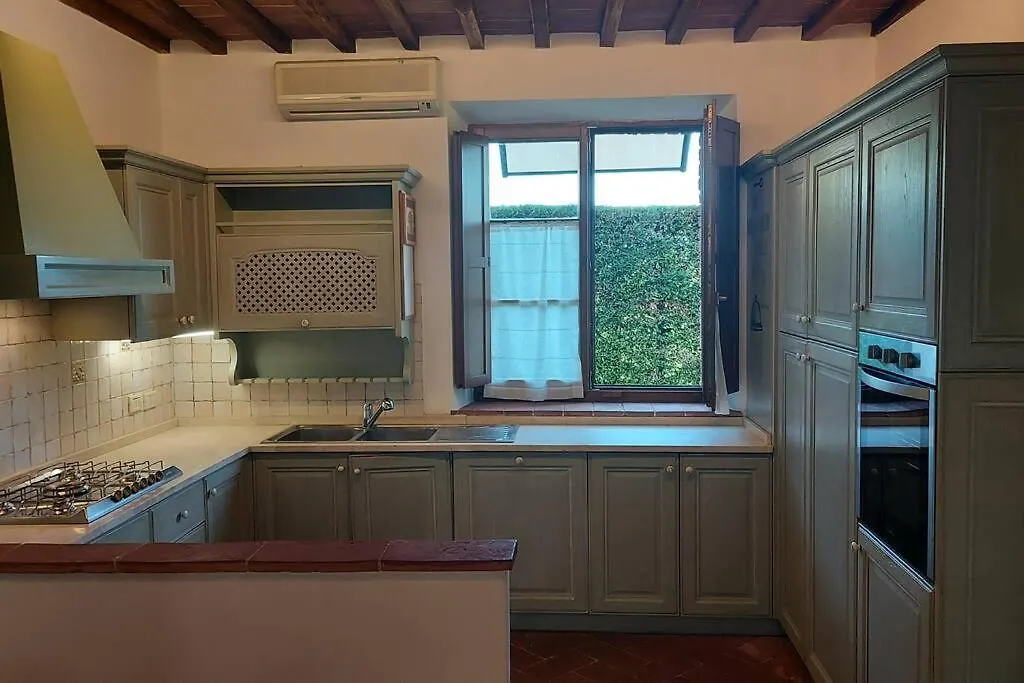 Il Tiglio Bianco Villa Siena 0*,  Italy
